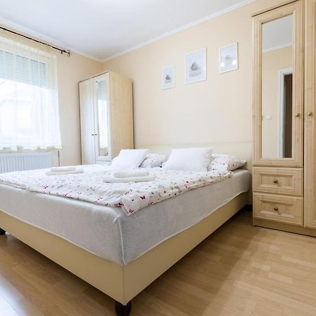 Márta Apartman Hajdúszoboszló Exterior foto