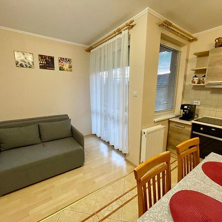 Márta Apartman Hajdúszoboszló Exterior foto