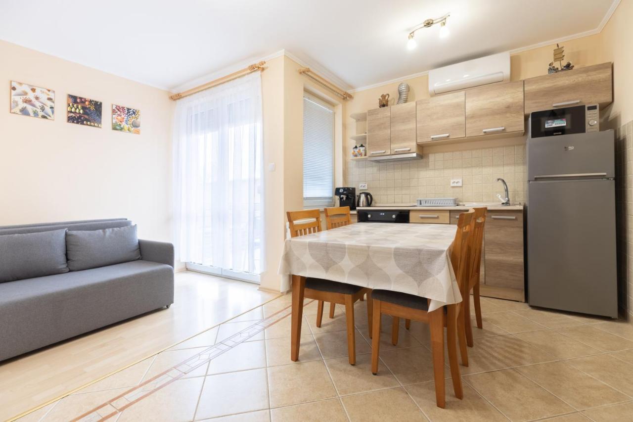 Márta Apartman Hajdúszoboszló Exterior foto