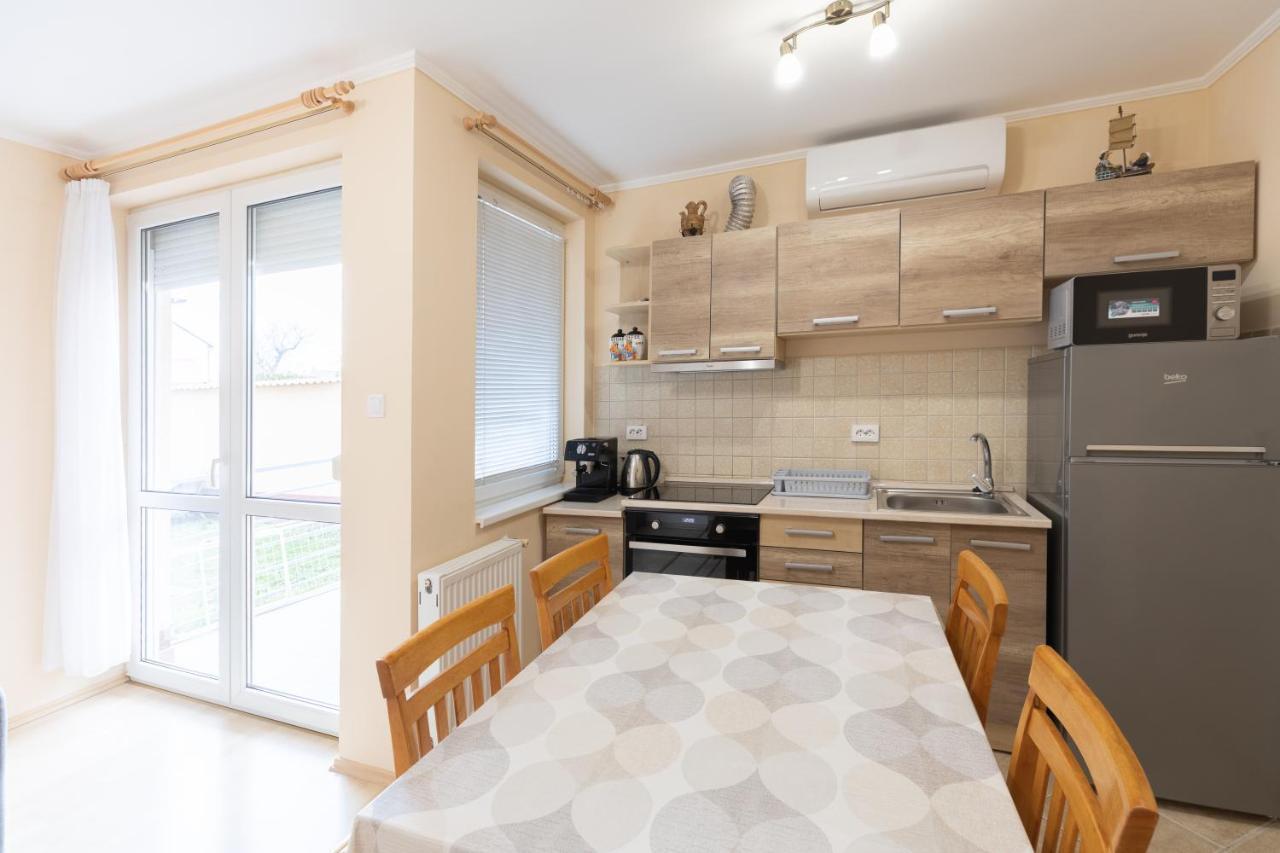 Márta Apartman Hajdúszoboszló Exterior foto