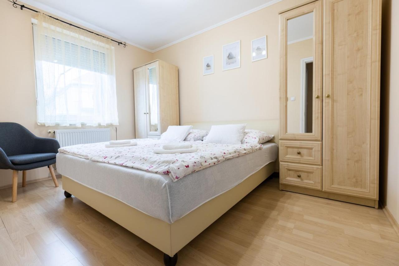 Márta Apartman Hajdúszoboszló Exterior foto