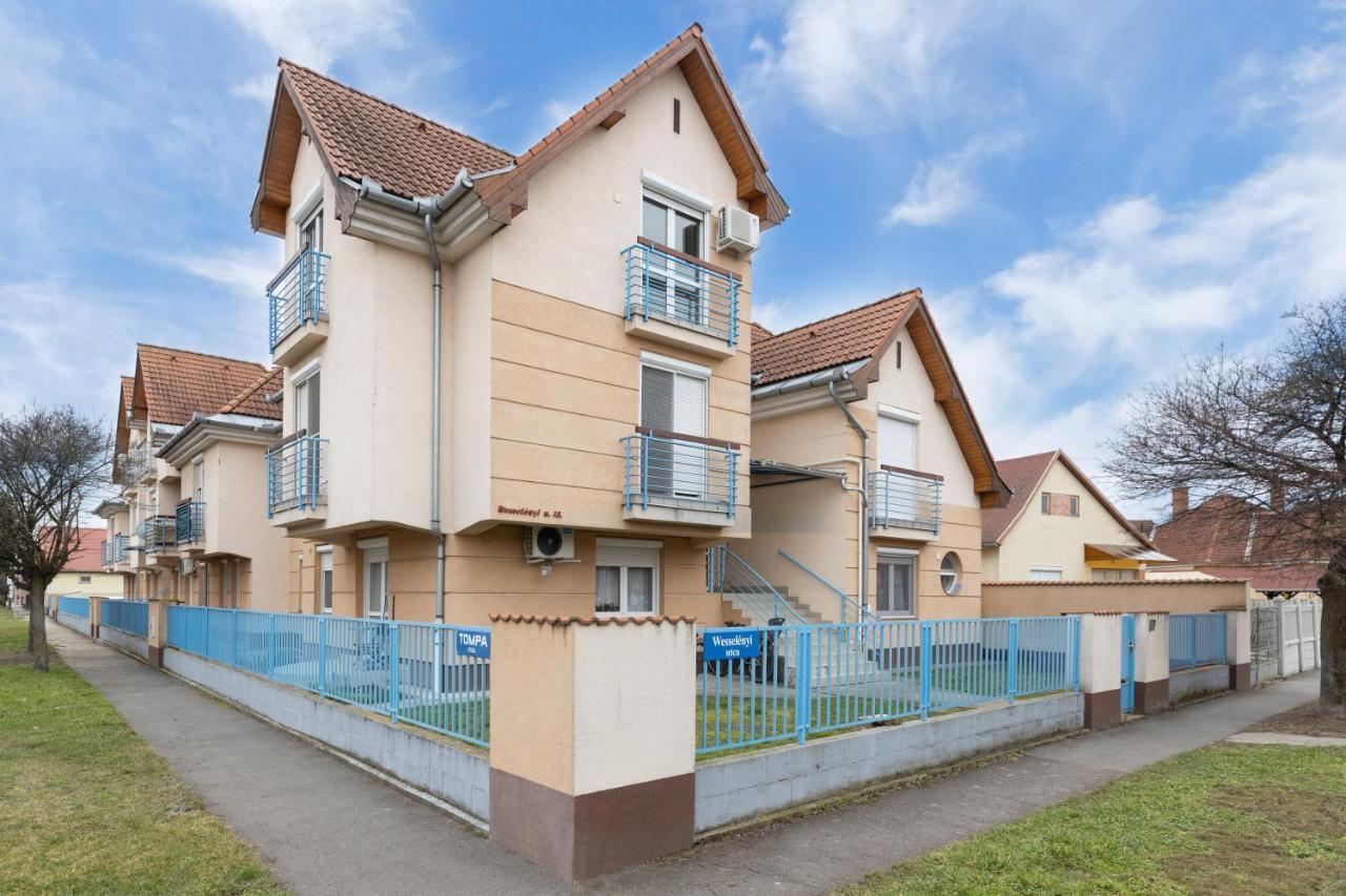 Márta Apartman Hajdúszoboszló Exterior foto