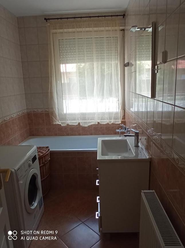 Márta Apartman Hajdúszoboszló Exterior foto