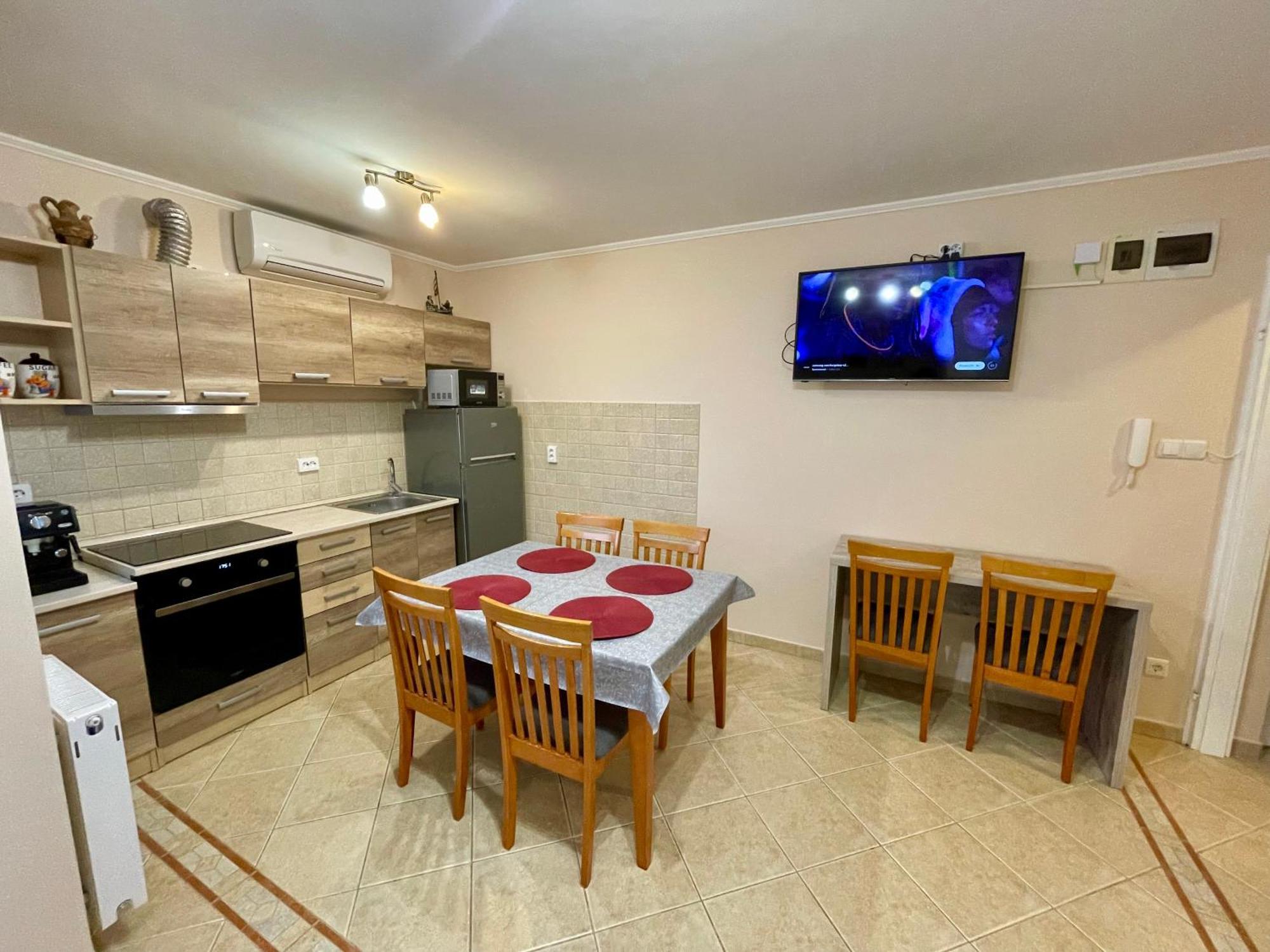 Márta Apartman Hajdúszoboszló Exterior foto