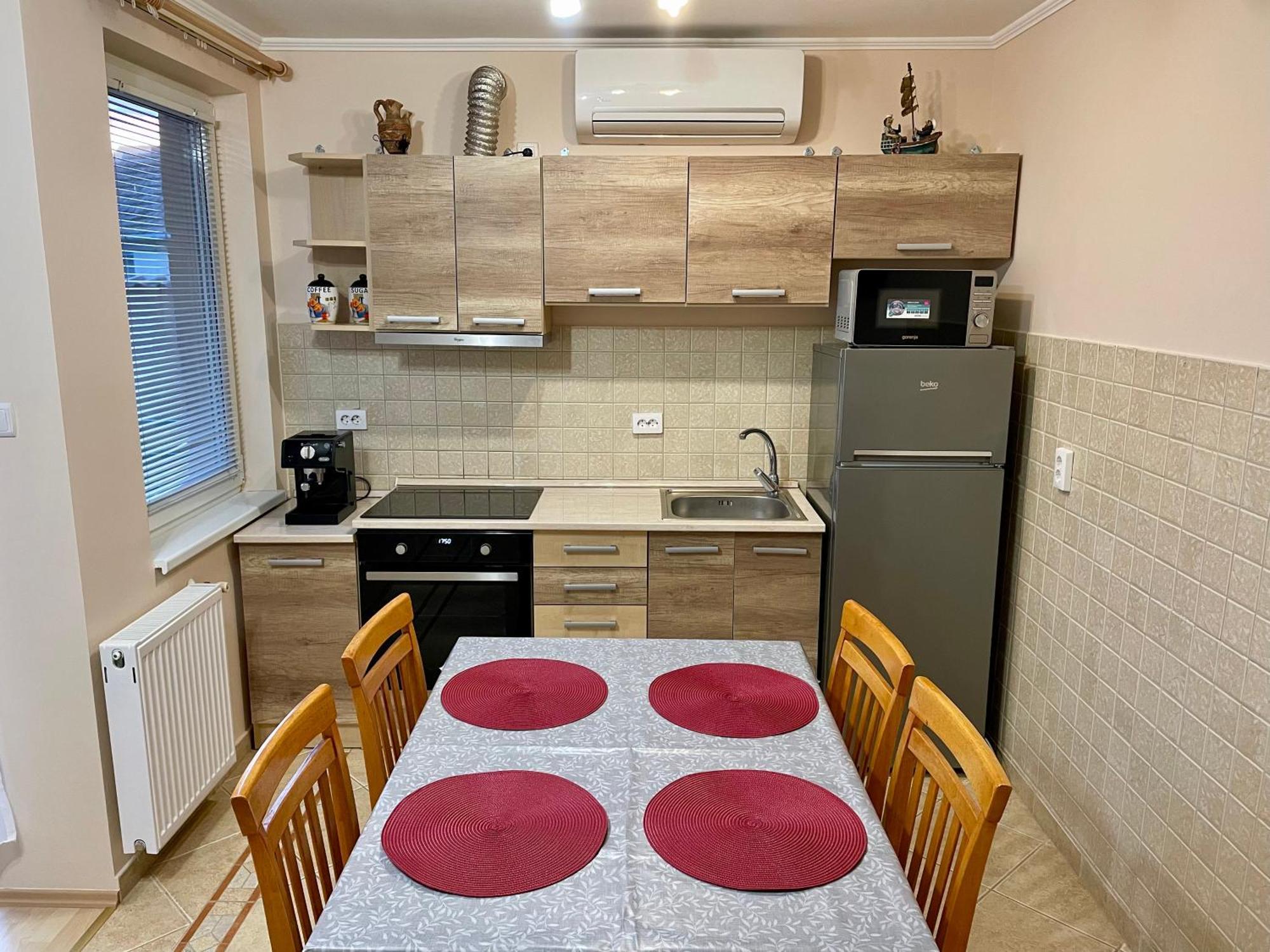 Márta Apartman Hajdúszoboszló Exterior foto